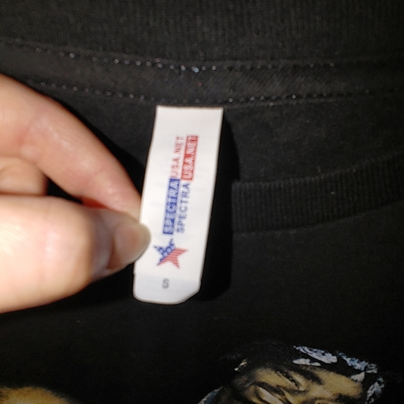 Tupac and Selena T shirt, sz Small, ( unisex so fits a little bigger )black - Picture 5 of 5